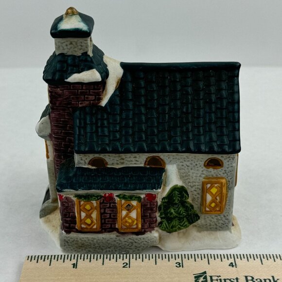 Vintage Ceramic Light-Up Christmas Village Schoolhouse Wreath Snow Small 4.5" - Picture 12 of 16